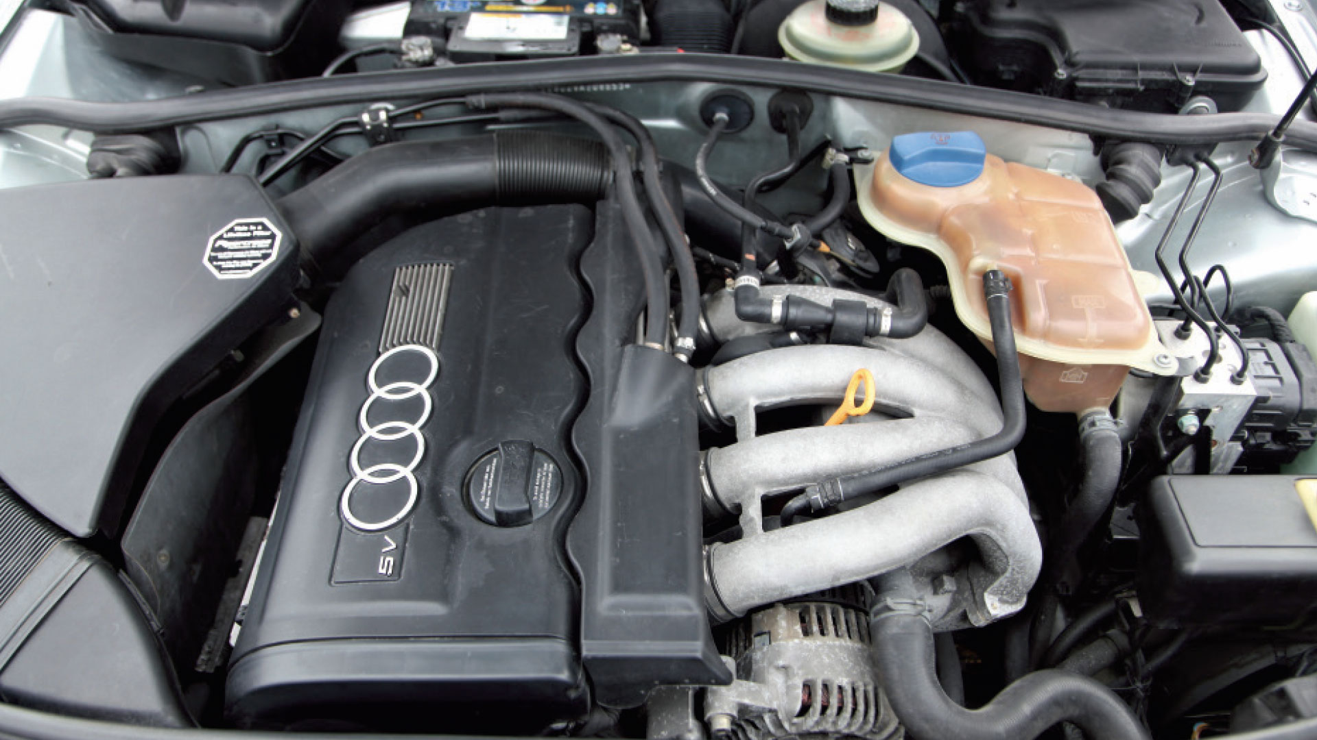 Audi A4 « B5 » 1.8 20v 125 Ch – Avus