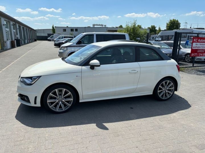 Audi A1 - S - Line - 185 - CAMÉRA - 8 ROUES - CUIR PARTIEL - 2012 - 96000KM - 13950€ - 1