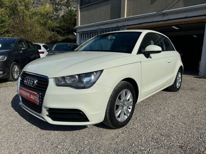 Audi A1 16 TDI 90CH FAP AMBIENTE/ TOUTES FACTURES / - 1