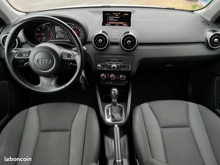 Audi A1 Sportback 16 TDI 115 AMBIANTE S-TRONIC BVA - 11