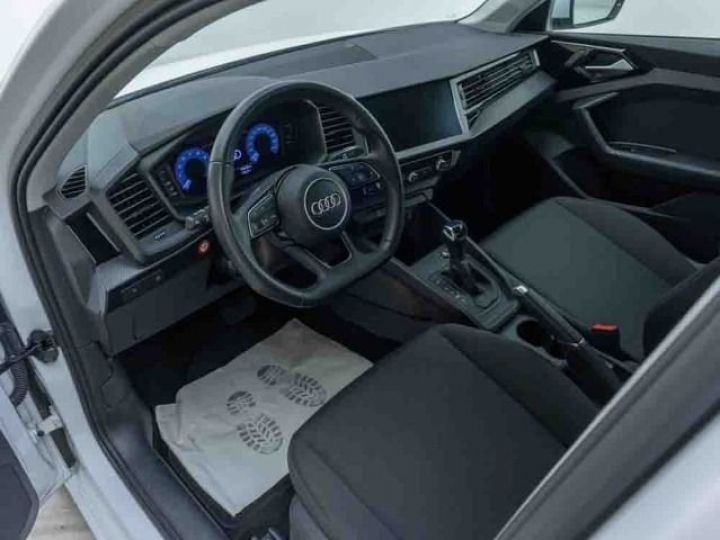 Audi A1 Sportback 25 TFSI S TRO GANZJAHRES - 9