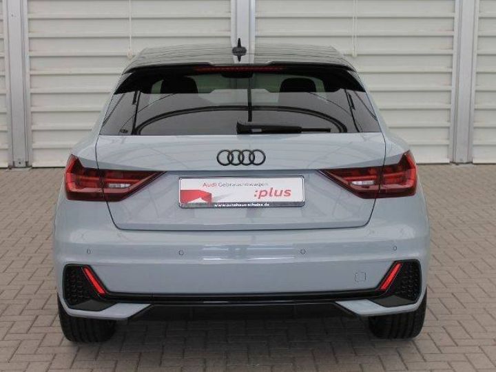 Audi A1 Sportback 35 TFSI S-TRONIC S-line - 4