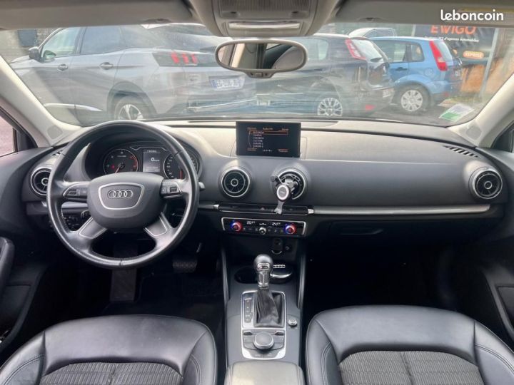 Audi A3 16 TDI 105 AMBIENTE S-TRONIC BVA - 17