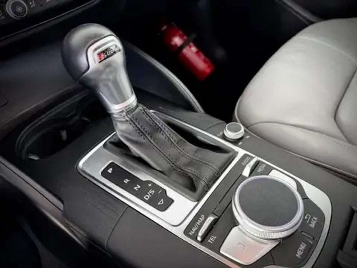 Audi A3 Berline 20 TDI AUTO COCKPIT TOIT OUVR CUIR TVA - 11