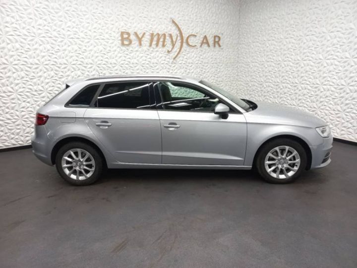 Audi A3 Sportback 12 TFSI 110 Attraction - 2