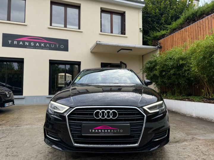 Audi A3 Sportback 20 TDI 150 S tronic 6 Design Luxe - 2