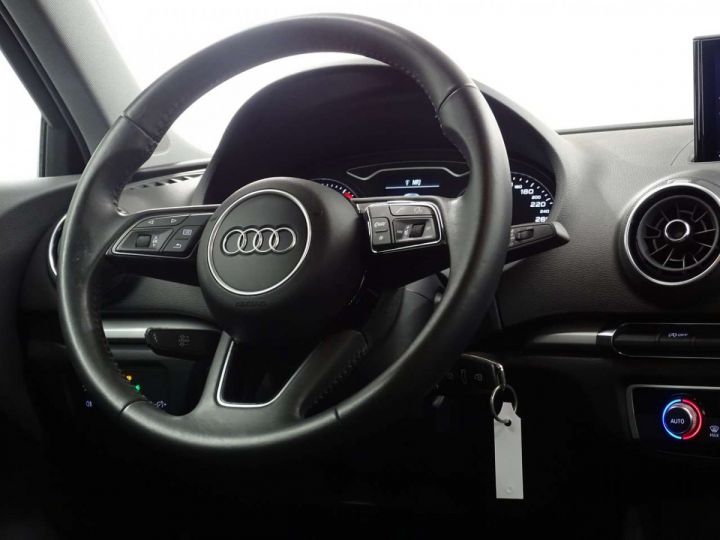 Audi A3 Sportback 30TFSI - 9