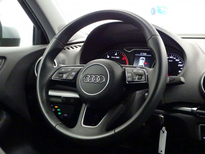 Audi A3 Sportback 35TDi SLine STronic - 6