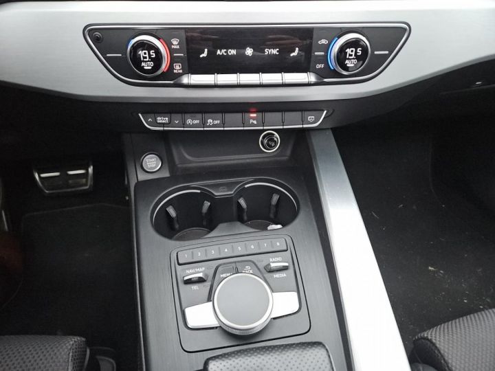 Audi A4 20 TDI 150 S-LINE S-TRONIC BVA - 25