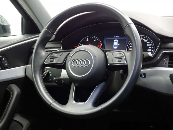 Audi A4 35TDi Sport STronic - 10