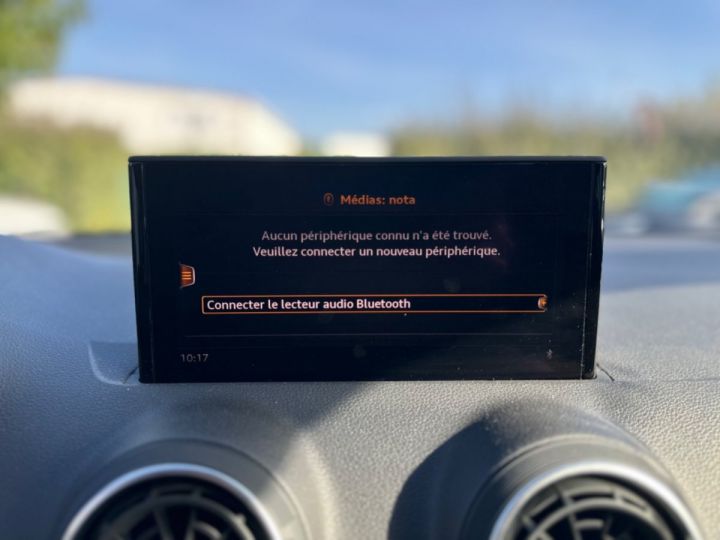 Audi Q2 30 TFSI 110 Business line - CARPLAY - SUIVI - ATTELAGE - 12