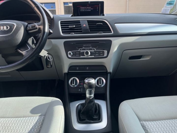 Audi Q3 14 TFSI COD Ultra 150cv Ambiente - 10