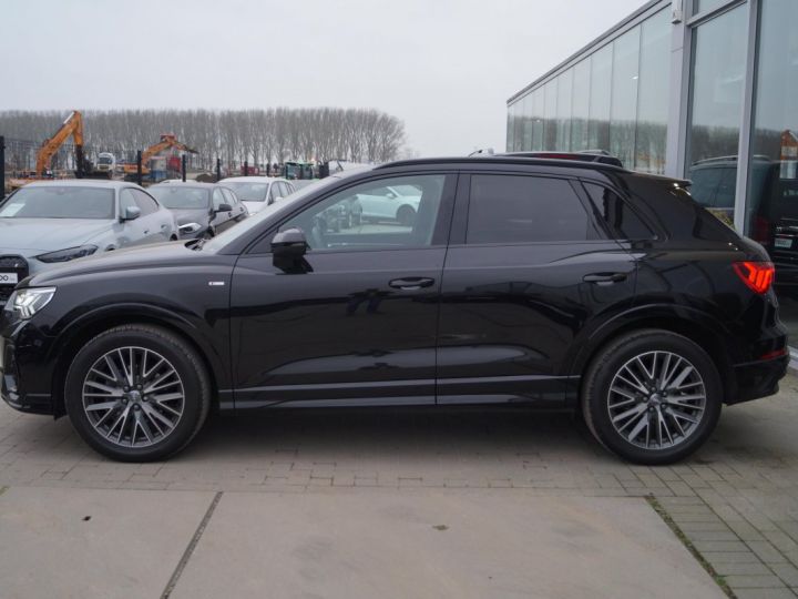 Audi Q3 20TDI Aut S-LINE PANO MATRIX BlackPack - 1