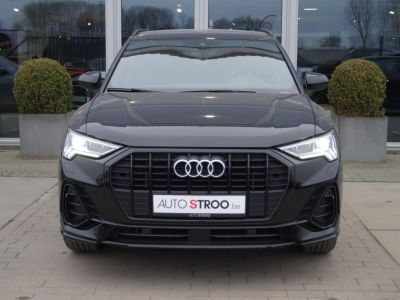 Audi Q3 20TDI Aut S-LINE PANO MATRIX BlackPack   - 3