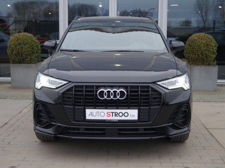 Audi Q3 20TDI Aut S-LINE PANO MATRIX BlackPack - 3