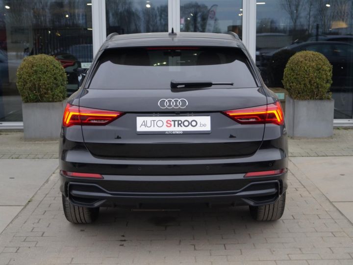 Audi Q3 20TDI Aut S-LINE PANO MATRIX BlackPack - 6