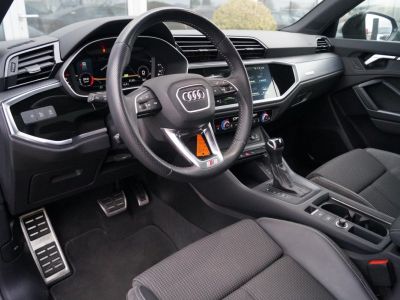 Audi Q3 20TDI Aut S-LINE PANO MATRIX BlackPack   - 12