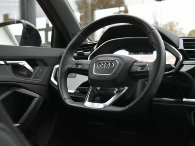 Audi Q3 35 TFSI S line tronic - BLACK ED - CAMERA - LEDER - XENON -   - 17