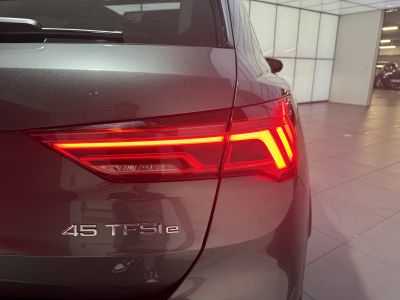 Audi Q3 45 TFSIe 245 ch S tronic 6 S line   - 6