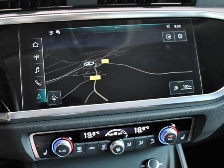 Audi Q3 Sport 35 TFSI 150 S-Tronic GPS Hayon Attelage ACC Car Play Virtual Pré Sense Lane JA 18 - 31