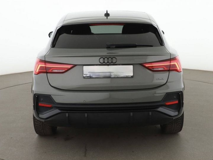 Audi Q3 Sportback 35 TDI quattro S line Aut*NAVI*360 - 4