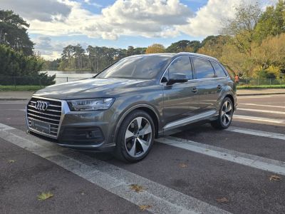 Audi Q7 30 V6 333 CH AVUS 7 Places   - 2