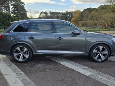 Audi Q7 30 V6 333 CH AVUS 7 Places   - 12