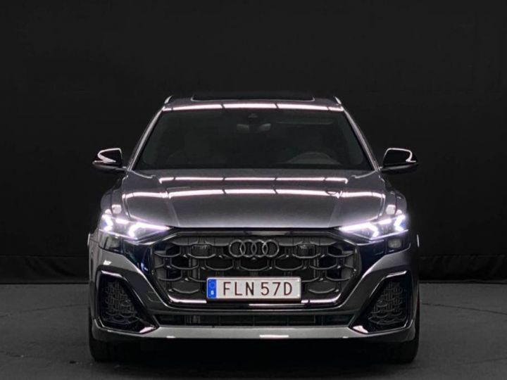 Audi Q8 60 TFSI e Quattro 490 S-Line - 2