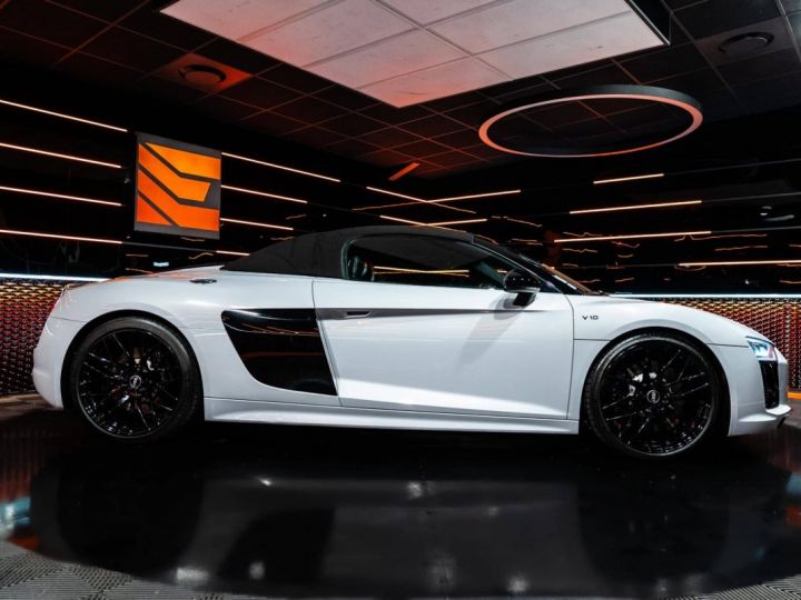 Audi R8 Spyder QUATTRO V10 52 TFSI 540 S-TRONIC7 - 12