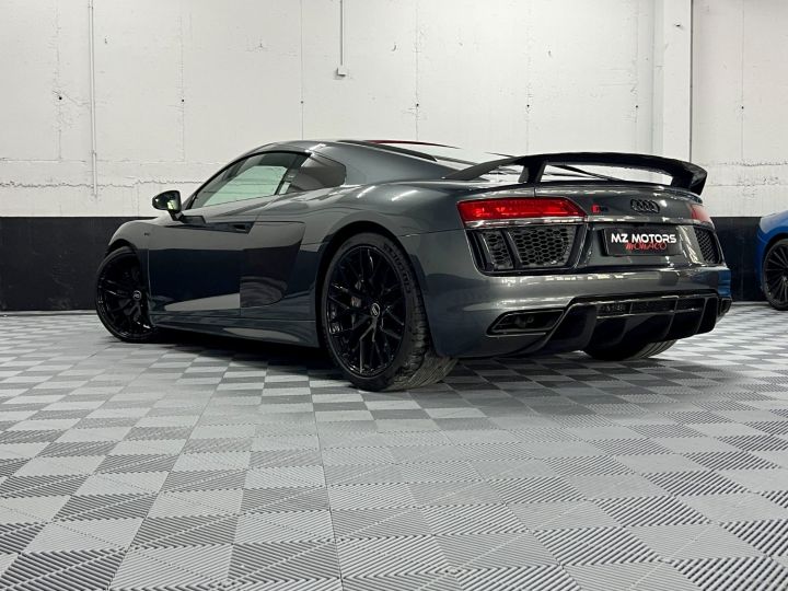 Audi R8 V10 PLUS 610 CV QUATTRO S-tronic - 12