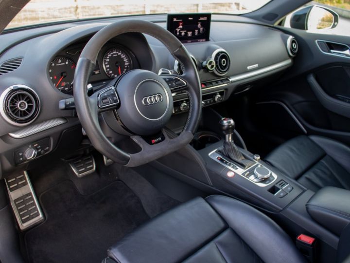 Audi RS3 25 TFSI Quattro S-Tronic Sportback - CAMERA - B&#038;O - ZWART LEDER - KEYLESS GO - EURO 6 - 13