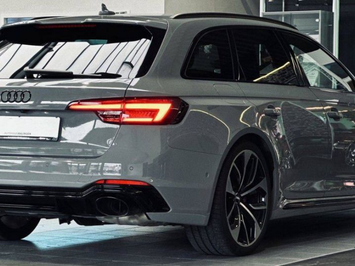 Audi RS4 Avant 29 V6 TFSI 450ch quattro - 32