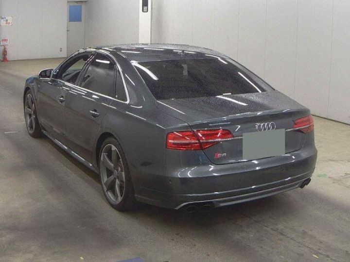 Audi S8 - 6