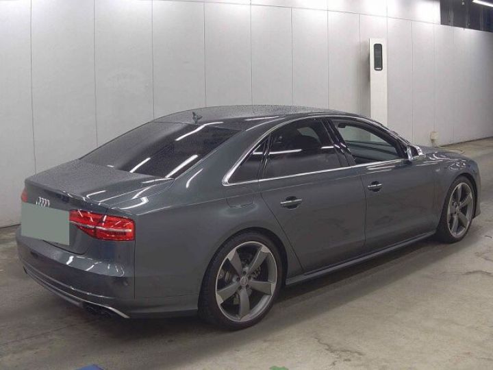 Audi S8 - 3