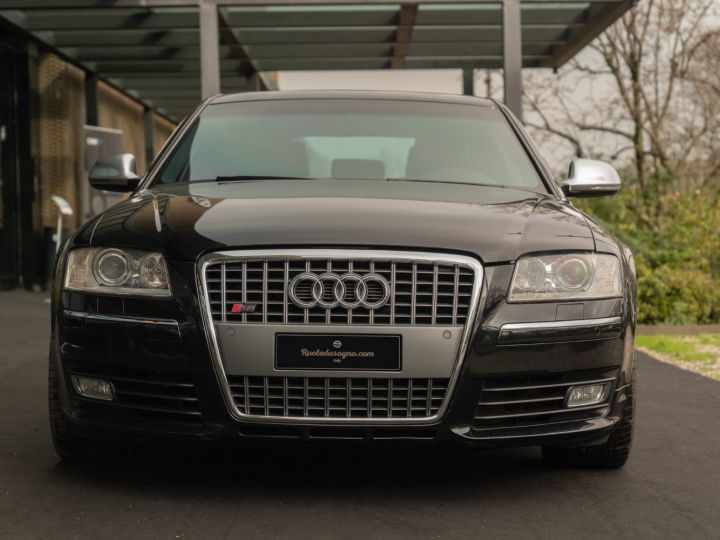 Audi S8 V10 - 2