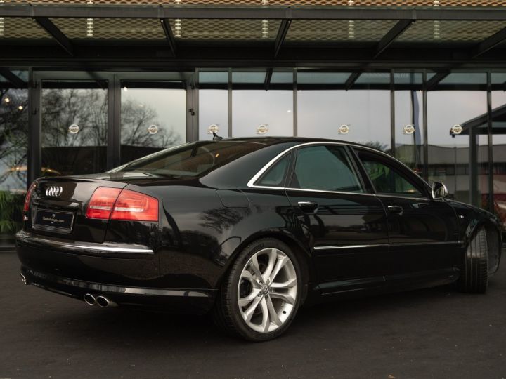 Audi S8 V10 - 6