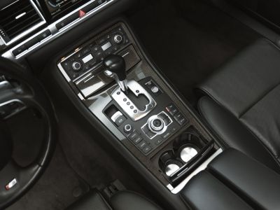 Audi S8 V10   - 19