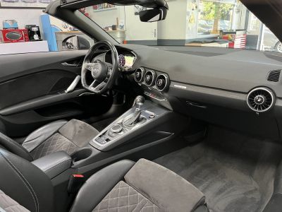 Audi TT Roadster 20 TFSI 230ch S LINE   - 14